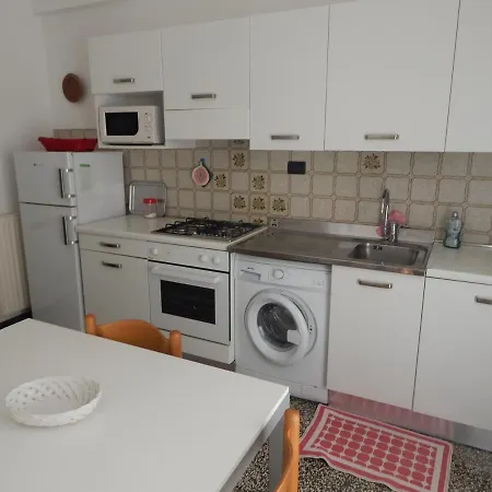 Casa Vacanze Domus Erna Ferienhaus Finale Ligure